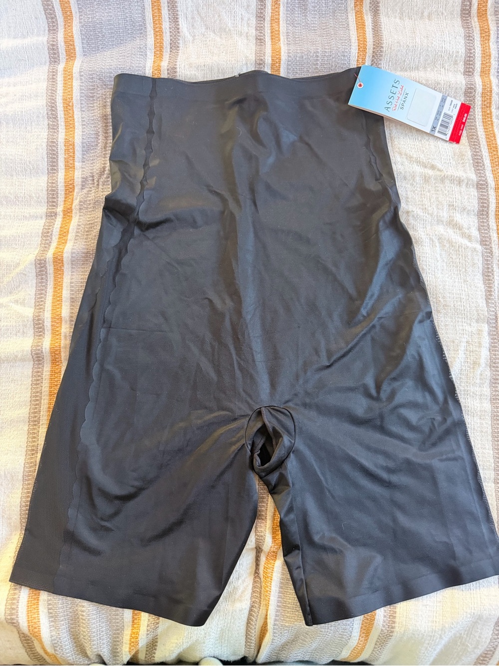 Assets by Spanx Luxe & Lean Black High Waist Mid Thigh Shapewear Shorts NWT